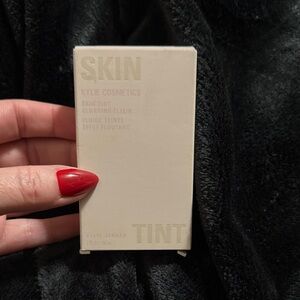Kylie Cosmetics Skin Tint Blurring Elixir - 4.5WN